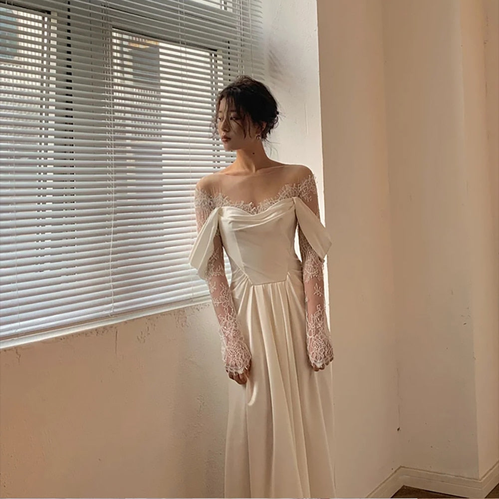 White Bridesmaid Dresses: Off Shoulder Lace Wedding Gowns Big Size A Line