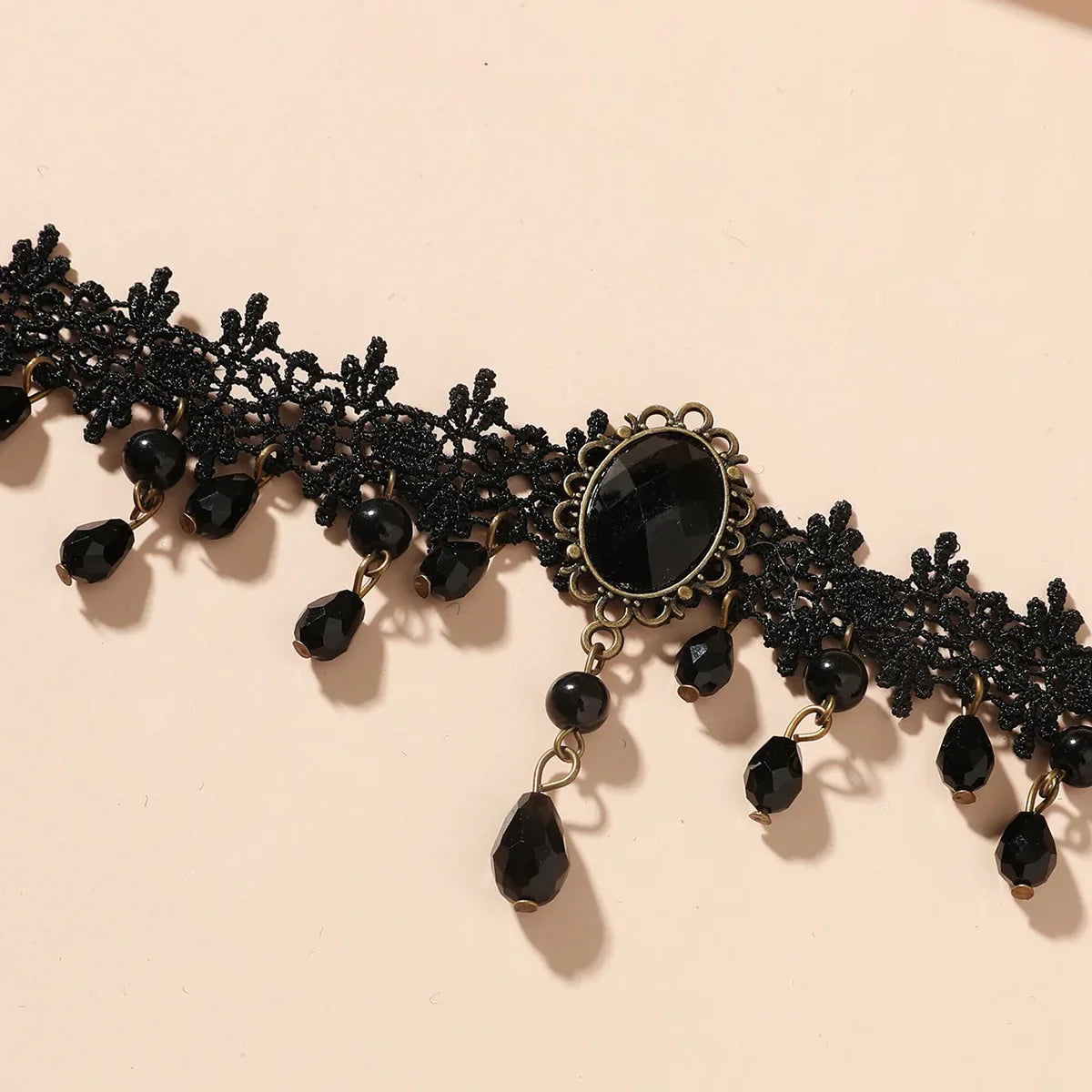 Vintag Classic Gothic Lace Choker for Women Black Crystal Pendant Charm Choker Necklaces Boho Clavicle Jewelry Christmas Gifts