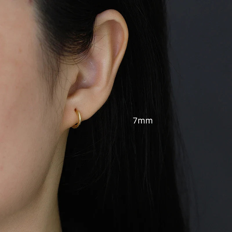 WANTME 925 Sterling Silver Fashion Simple Huggies Ear Buckle Accessories Minimalist Charm Ear Hoop Earrings for Women Jewelry