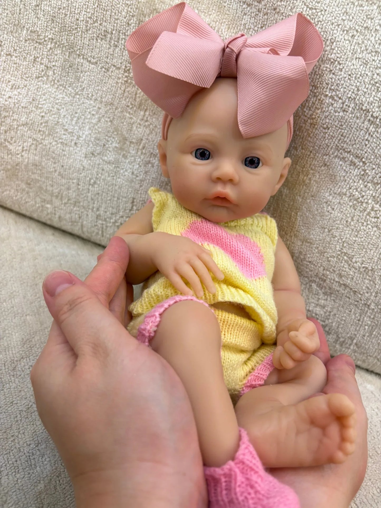 13inch Silicone Reborn Bebe Girl With 2 Sets of Outfits, Open Mouth, Waterproof, Lifelike Painted Newborn Baby Girl Toys