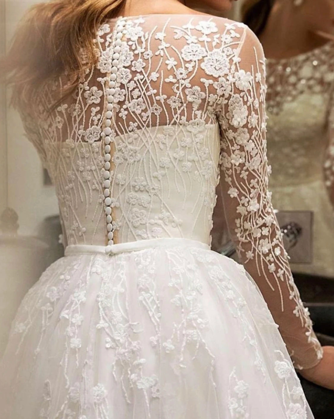 White Bridesmaid Dresses: A-line Champagne Tulle Wedding Dress Long Sleeve V-neck