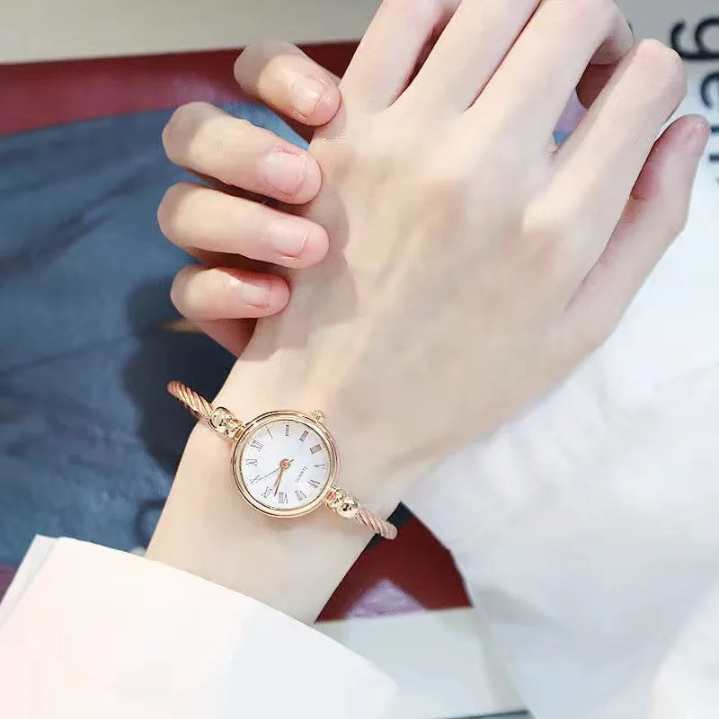 YIKAZE Women Bracelet Watch Retro Gold Bangle Women Watches Stainless Steel Retro Ladies Quartz Wristwatch Clock Dress Watch