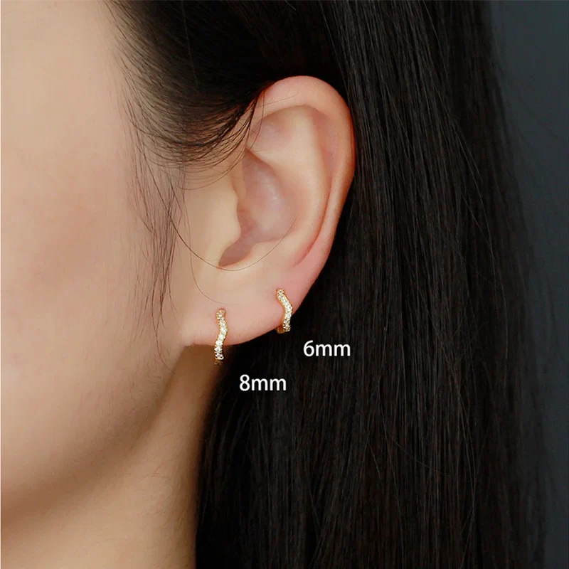 WANTME 925 Sterling Silver Fashion Statement Gold Wavy Geometry Huggies Hoop Earrings for Women Bohemian Jewelry Ear Buckle Gift