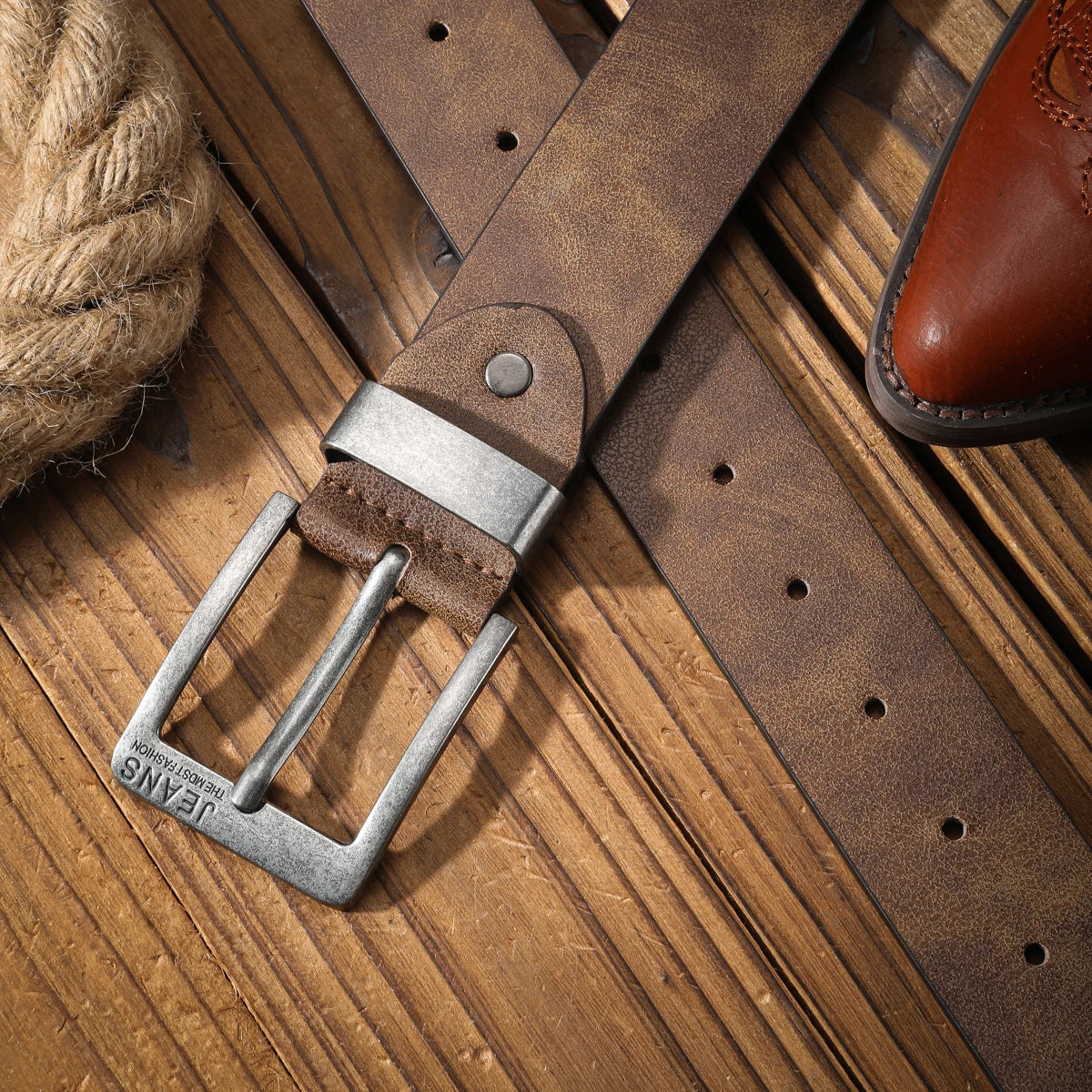 A men's and women's casual retro belt Western style! PU leather belt with metal buckle, suitable for daily work wear