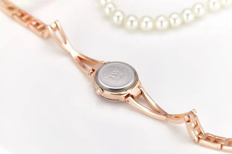 New Trendy Women Bracelet Watch Mujer Relojes Small Dial Quartz Leisure Popular Wristwatch Hour Female Elegant Watches