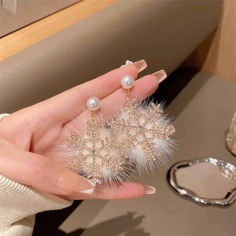 2024 New Trend Christmas Element Earrings Temperament Senior Zircon Pearl Snowflake Earring Princess Wind