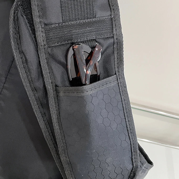 Large capacity chest bag, large capacity side back crossbody bag, multiple pockets, suitable for outdoor sports, travel and cycl