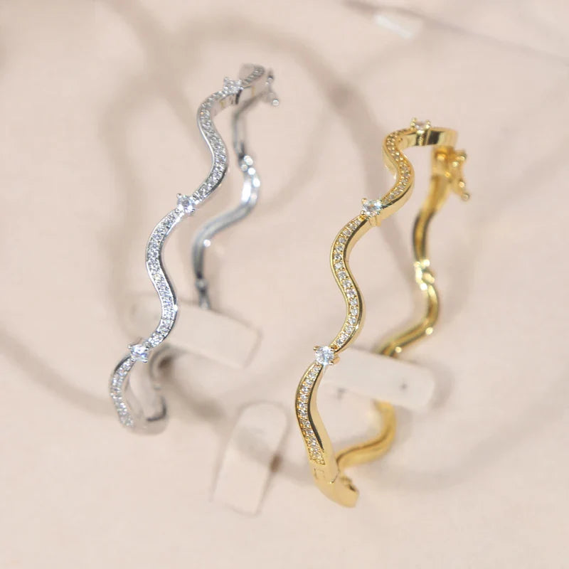 High Quality Fashion Women Jewelry Micro Paved 5A Cubic Zirconia CZ Wave Band Bangle Bracelet