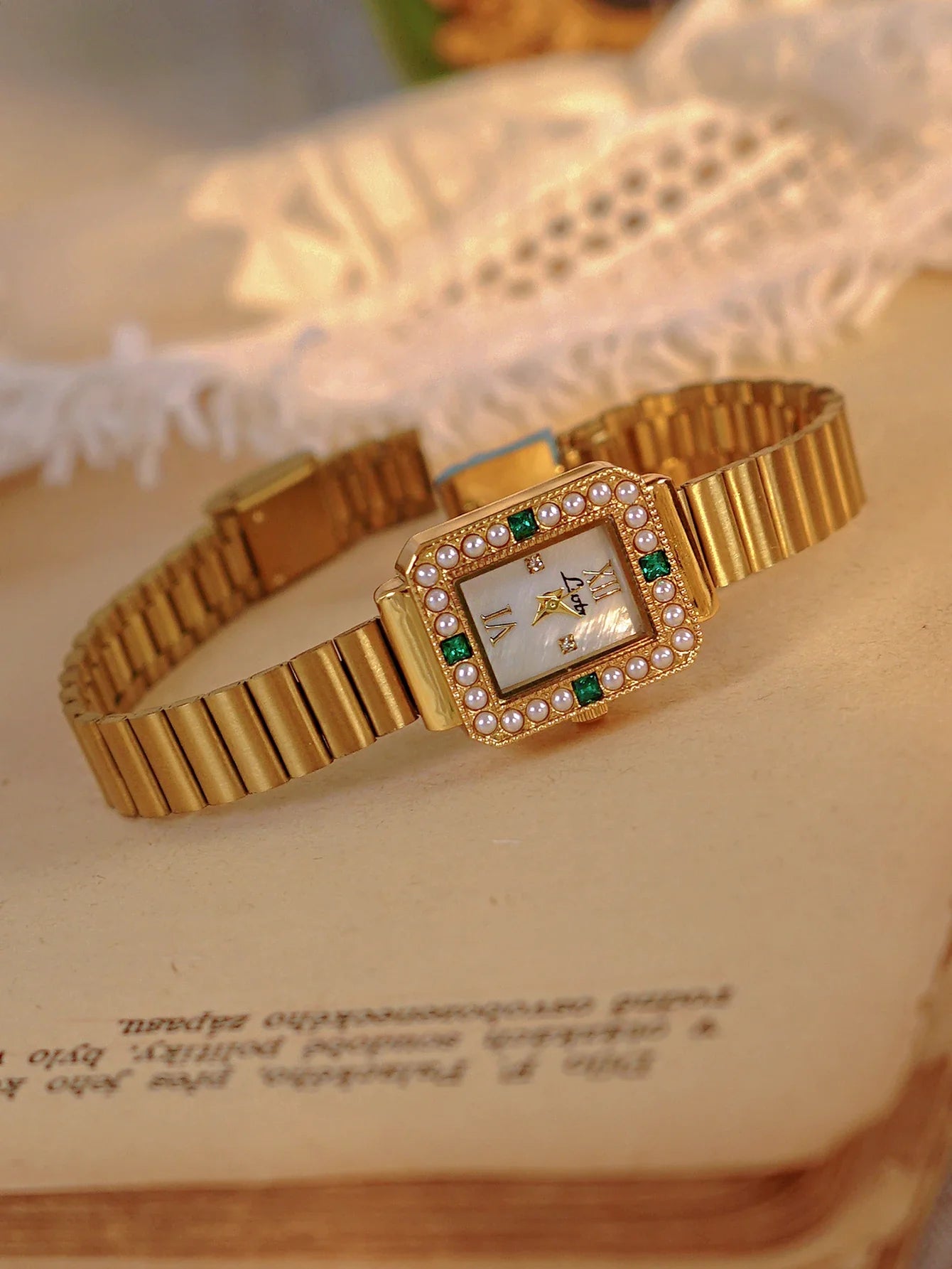 1 Piece of French Fashionable and Elegant Women's Quartz Watch with Mini Pearl Inlay, Palace Retro Bohemian Style, 30m Waterproof Women's Quartz Watch, Stainless Steel Strap, Comfortable and Durable, Suitable for Daily Wear,