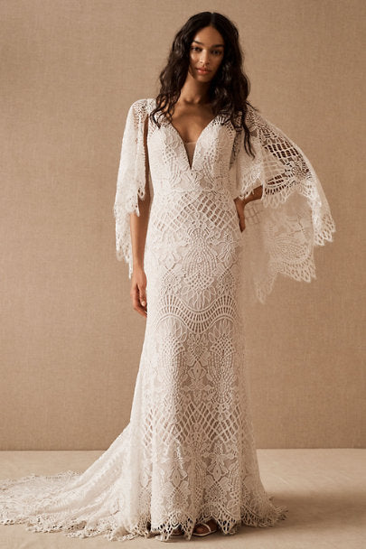 White Bridesmaid Dresses: Long Batwing Sleeves Lace Wedding Gowns Plus Size