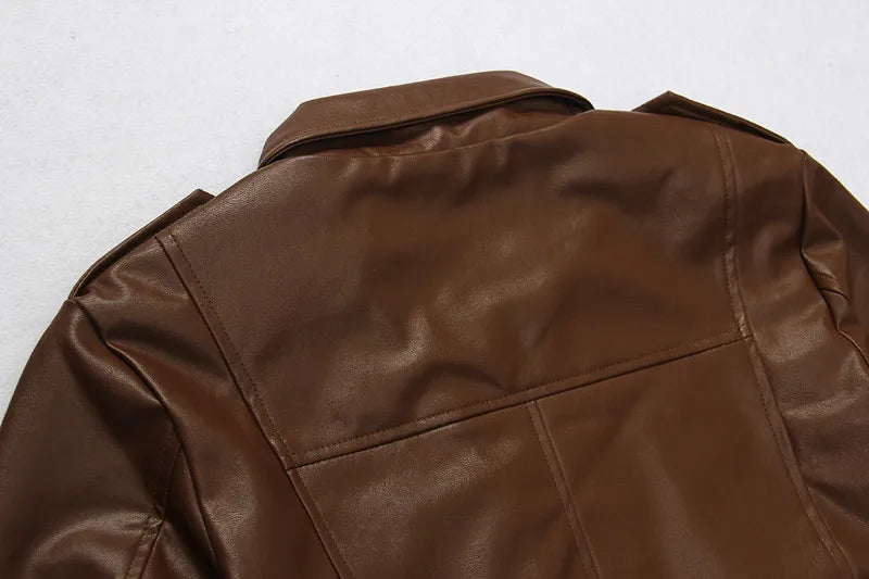 Deepening the crisis of high-end slim-fit Lyon hunting three-dimensional pocket leather