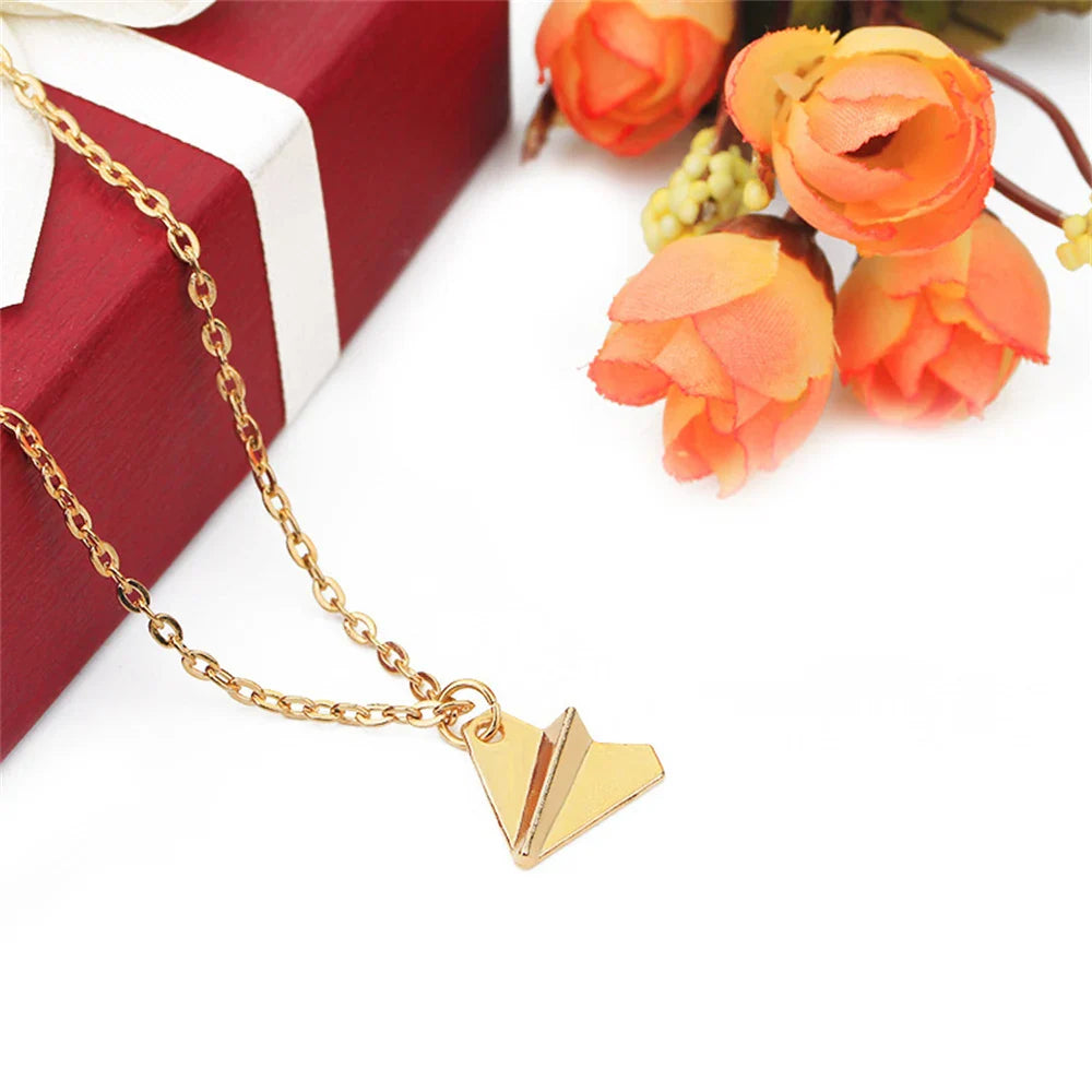 Hot Paper Airplane Pendant Necklace Classic Hot Band One and Direction Periphery Necklace Souvenir Jewelry for Fans Supporters