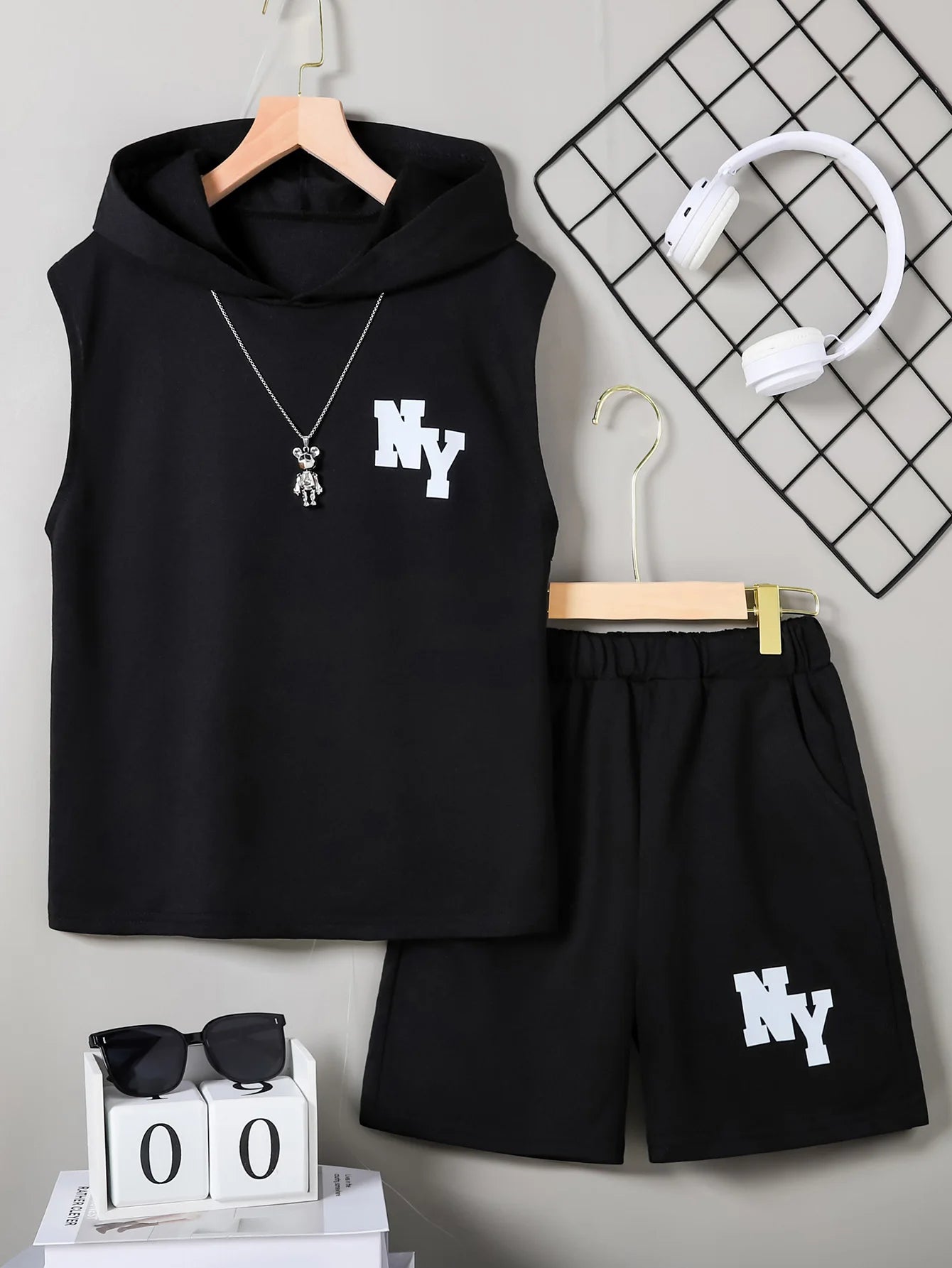 Best-Selling New Style Boys' Letter Printed Sleeveless Hooded Tops, Shorts, Sportswear Suits, Casual Style