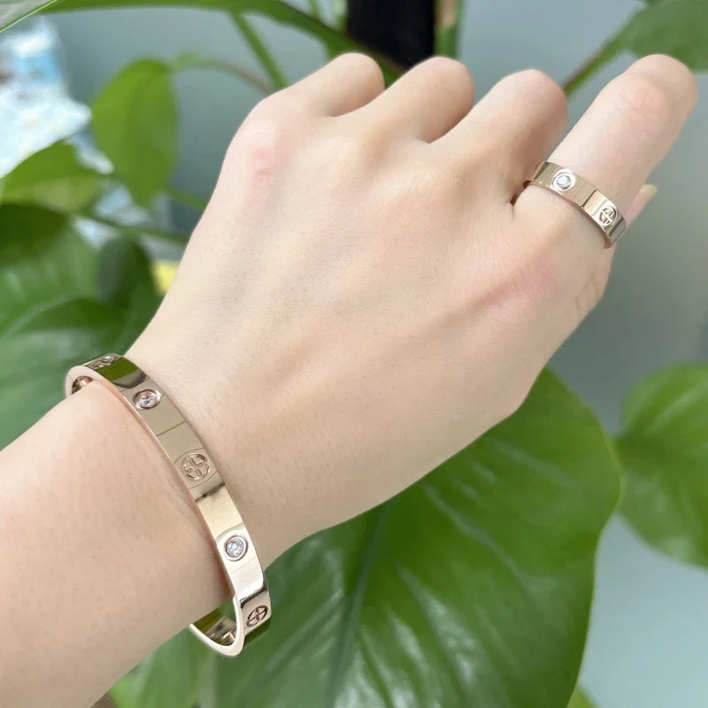 Luxury Brand Jewelry Fashion Stainless Steel Charm Luxury Jewelry Bangle SCREW Cartierreds Bracelets Couple Gift