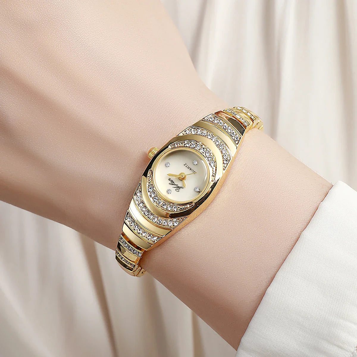 Elegant Women Watches Fashion Rhinestone Ladies Quartz Watch Bracelet Wristwatches Reloj Mujer（Without Box）