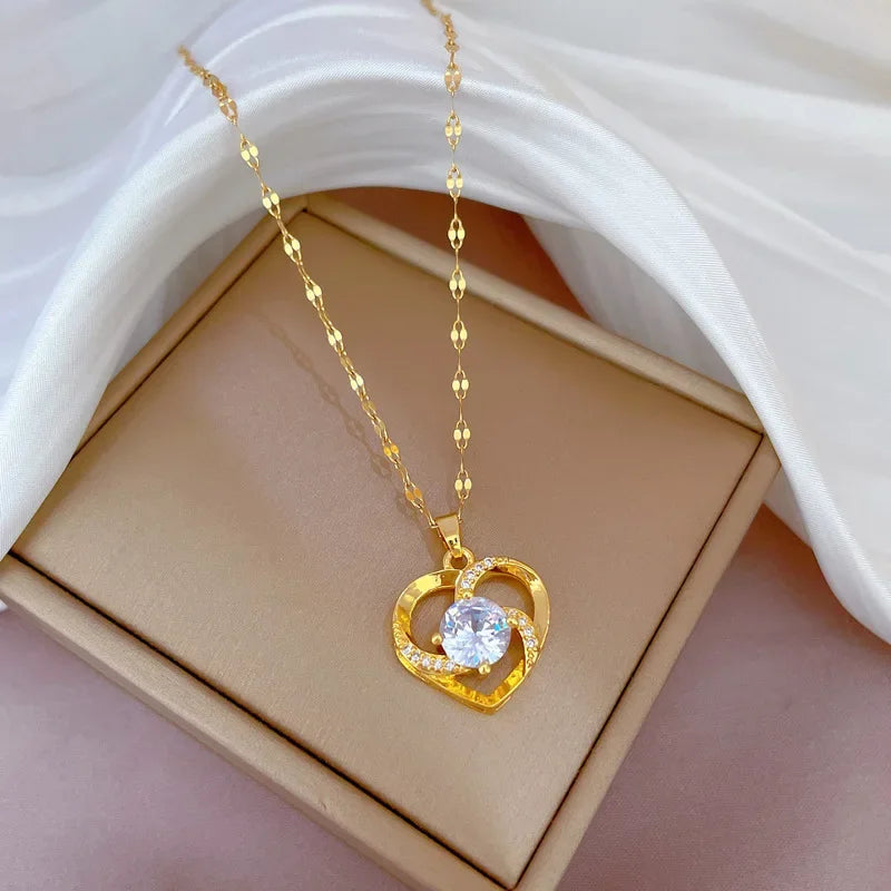 Fashionable and Luxurious Peach Heart Pearl Oyster Necklace, Personalized and Versatile Stainless Steel Clavicle Chain