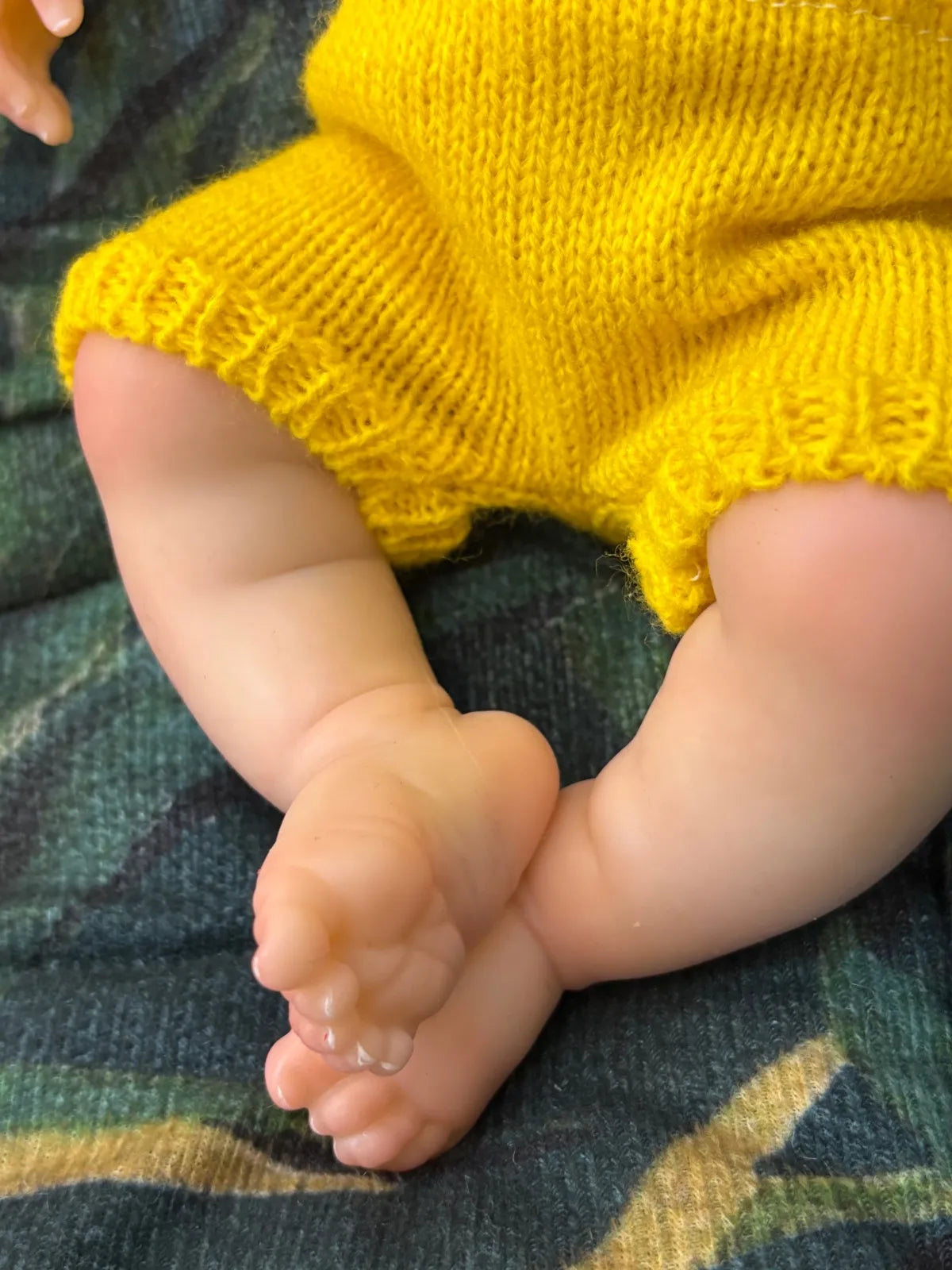 33cm Open Eyes Girl Loulou Silicone Reborn Baby Doll Can Open Mouth, 3D Painted Skin, Collectible Gift for Kids' Keepsake
