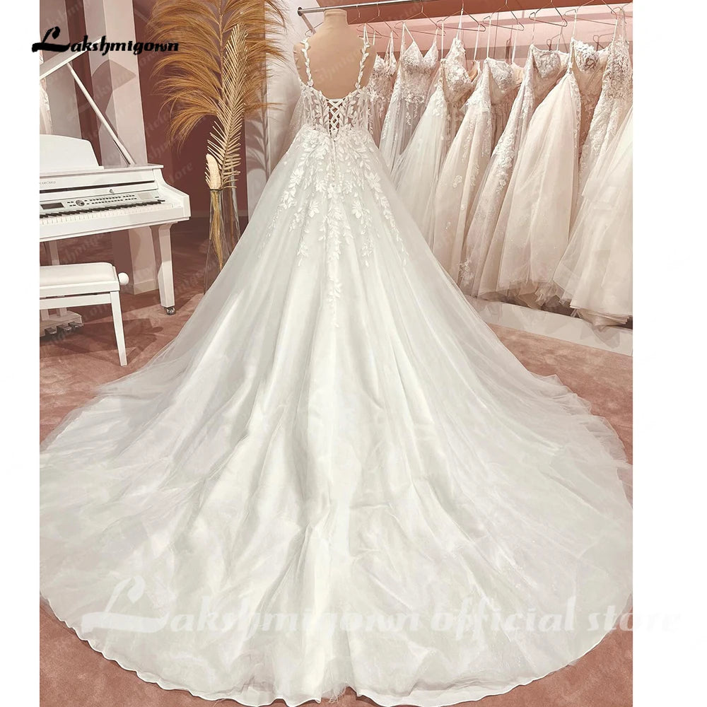 White Bridesmaid Dresses: V Neck Lace Appliques Beach Wedding Dress for Bride