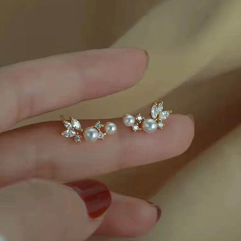 Huitan Graceful Gold Color/Silver Color Stud Earrings Lady Simulated Pearl Jewelry Chic Shiny Zirconia Accessories for Wedding