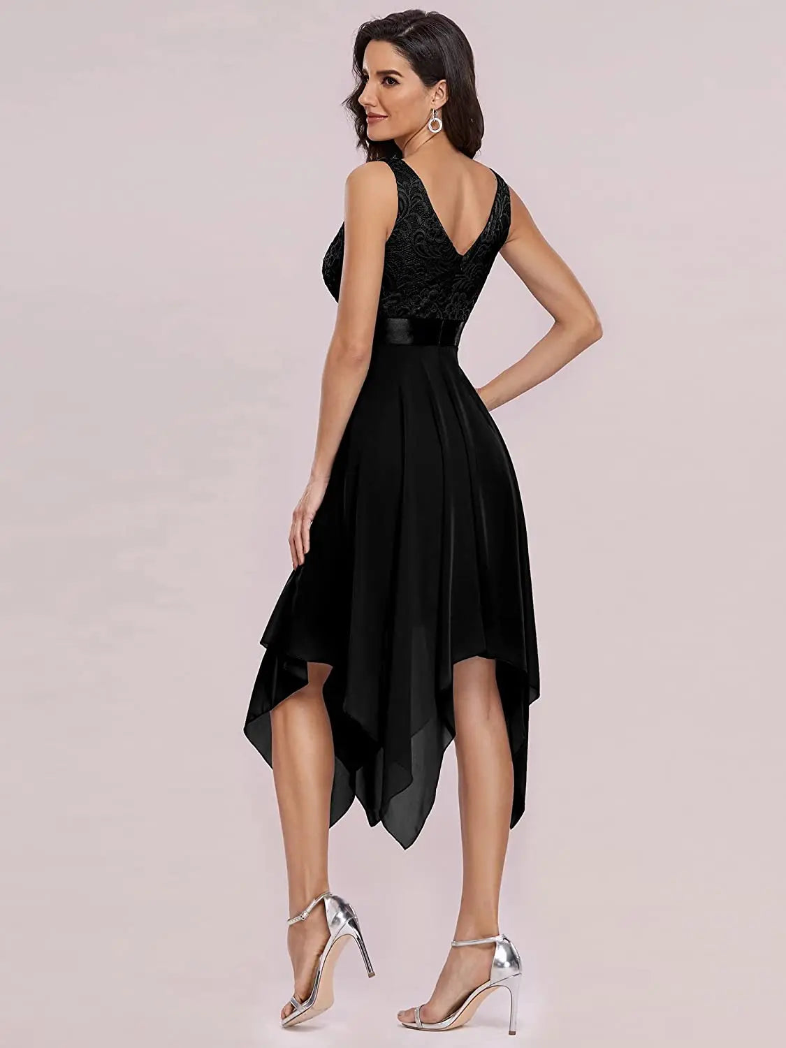 Evening wear Dresses: A Line Lace Chiffon Sleeveless Cocktail Dress