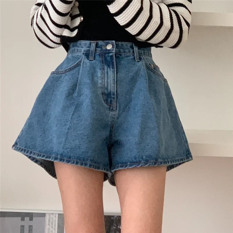 REALEFT 2024 New High Waist Washed Women's Denim Wide Leg Shorts Summer Buttons Casual Female Blue Jeans Trouses Pockets
