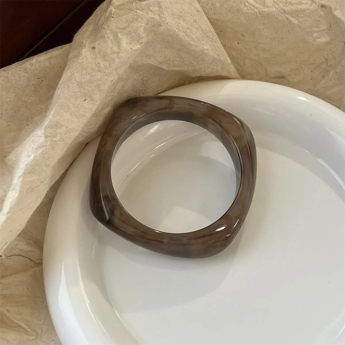 Exaggerated Polygonal Translucent Crude Thick Bangles for Women Retro Design Acrylic Charm Bracelet Ladies Fashion Jewelry Gifts