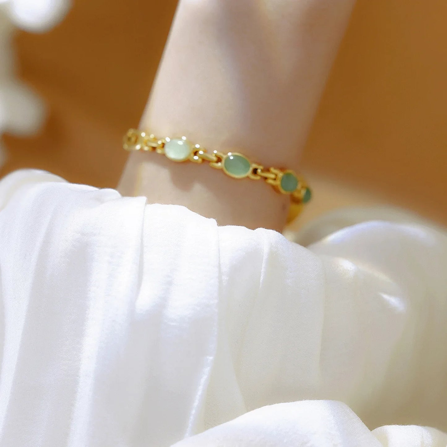 2026 Women quartz Watch Luxury Brand Retro Natural Dongling Stone Hotan Jade Waterproof Ladies Advanced Chain Wristwatches gift