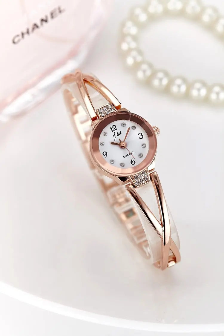 New Trendy Women Bracelet Watch Mujer Relojes Small Dial Quartz Leisure Popular Wristwatch Hour Female Elegant Watches