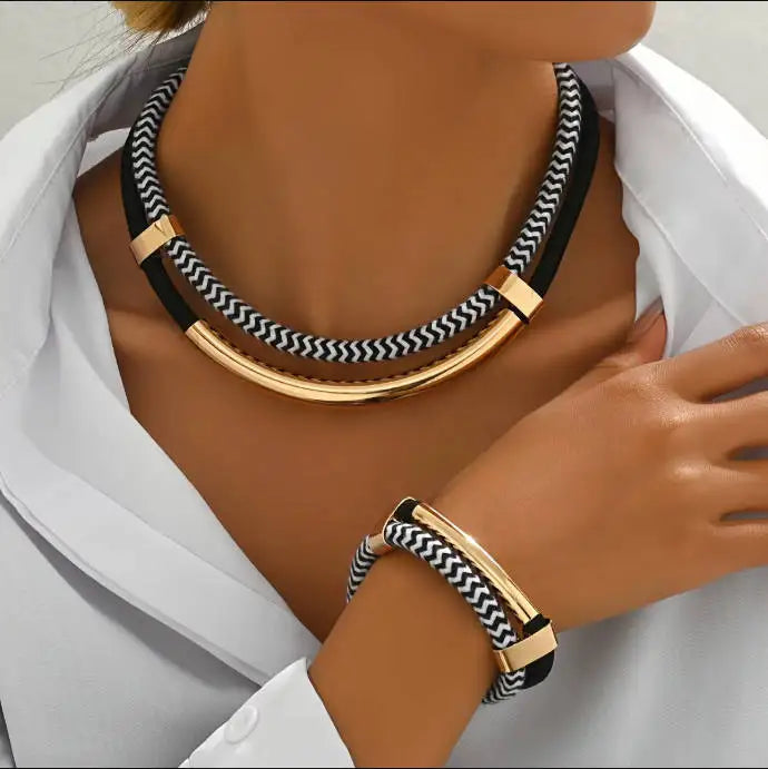 2PCS Set New Fashion Black and White Thick Double Line Metal Tube Exaggerated Hip-Hop Style Necklace Bracelet Set for Daily Wear