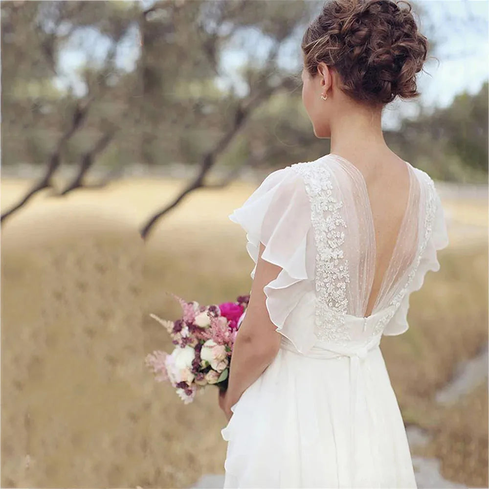 White Bridesmaid Dresses: Boho V-Neck Wedding Dresses Chiffon A Line Short Sleeves