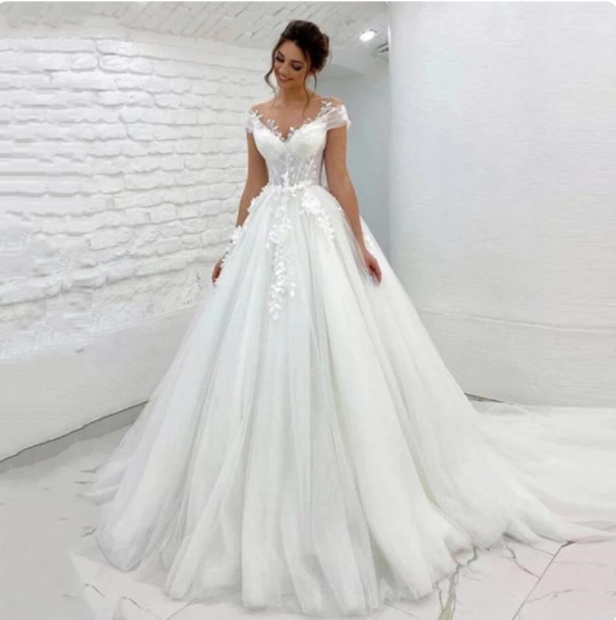 White Bridesmaid Dresses: Ivory Wedding Dress Tulle V-neck A-line Long