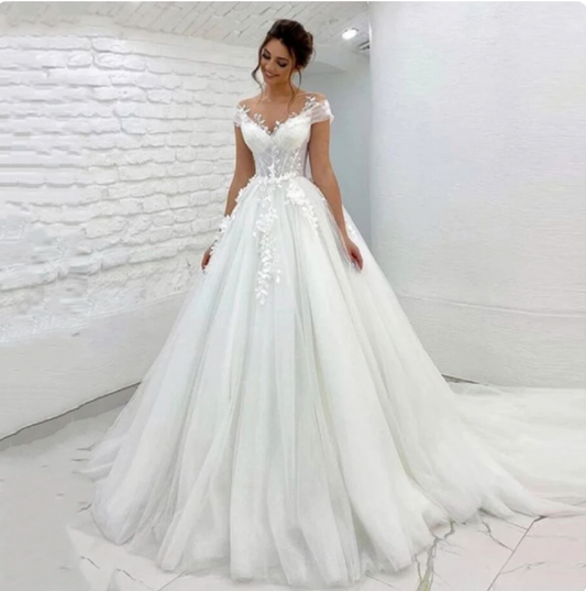 White Bridesmaid Dresses: Ivory Wedding Dress Tulle V-neck A-line Long