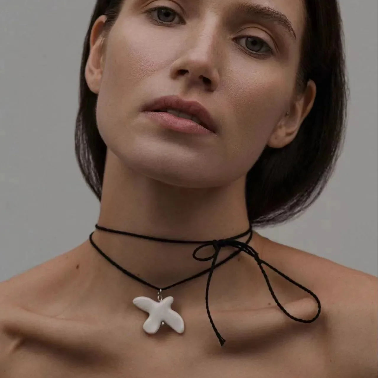 Fashion White Peace Dove Necklace For Women Vintage Geometric Round Hoop Long Necklace Jewelry Gift