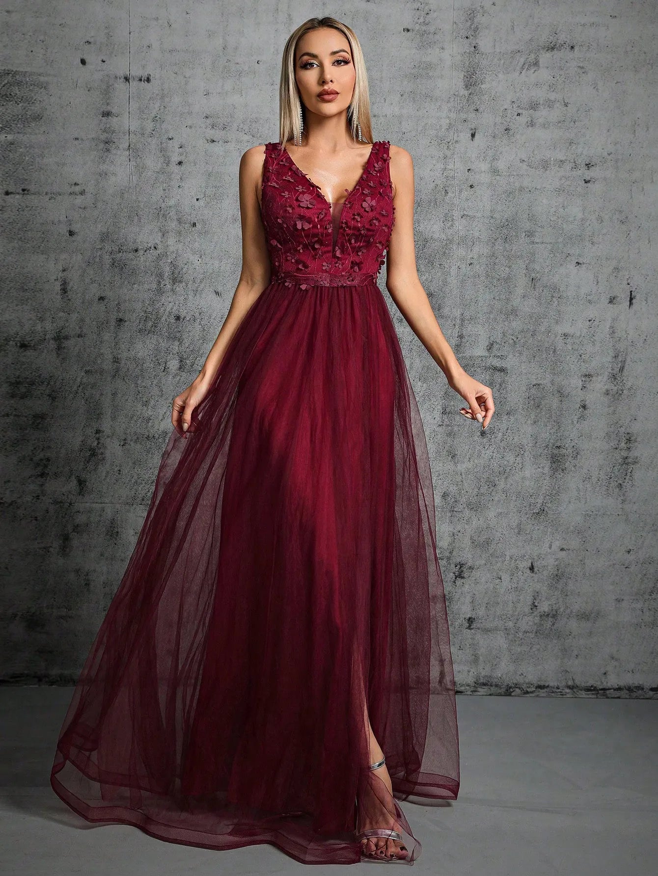 Homecoming Dresses: V-neck 3d sequin embroidered mesh slit skirt