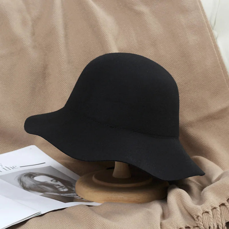2025 NEW Fedora Hat Women's Autumn Wave Curled English Retro Versatile Fisherman Hat Fashion Hepburn Style Woolen Top Hat