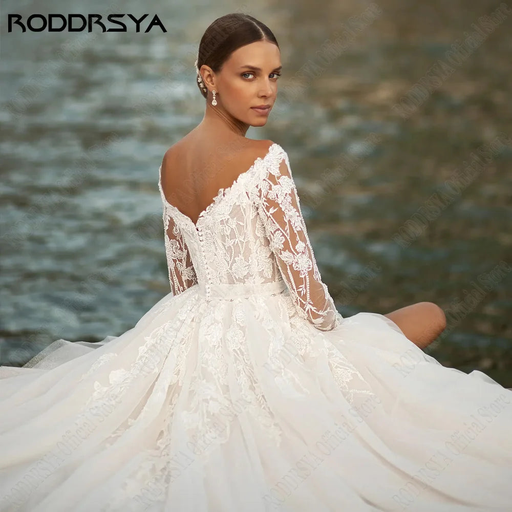 White Bridesmaid Dresses: Wedding Dresses For Woman: Long Sleeves Bride Gowns