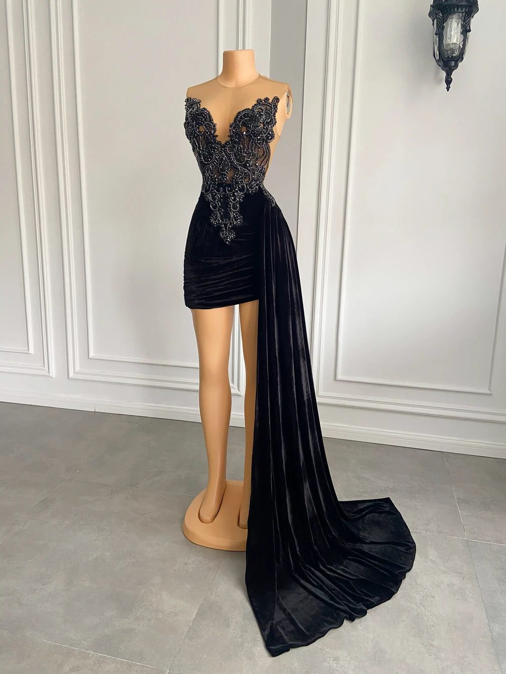 Homecoming Dresses: Women Homecoming Gowns Black Velvet Short Prom Dresses