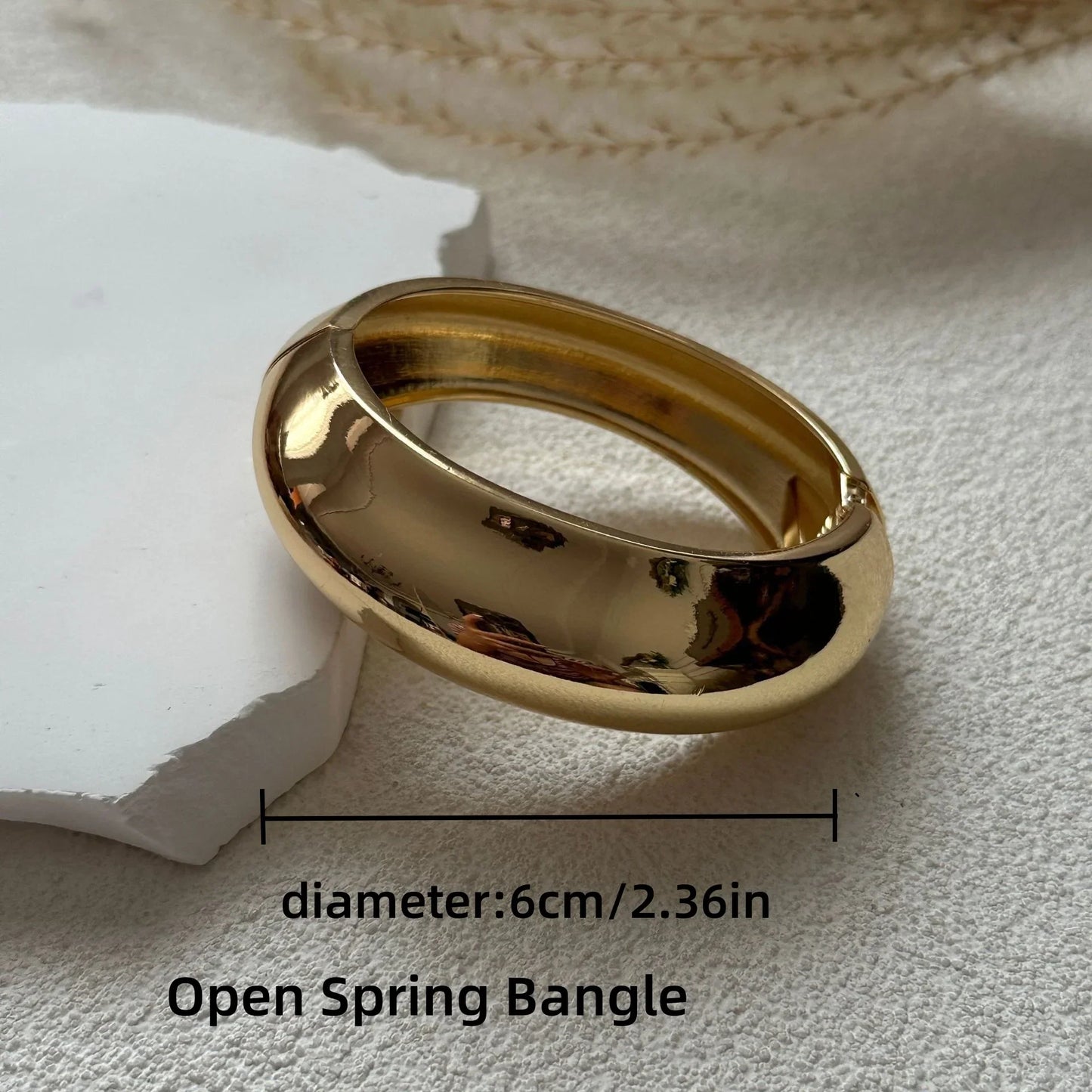 Boho Red Beige Acrylic Resin Chunky Bangles for Women on Hand Goth Geometric Charm Wide Hip Hop Metal Cuff Bangles Men Jewelry