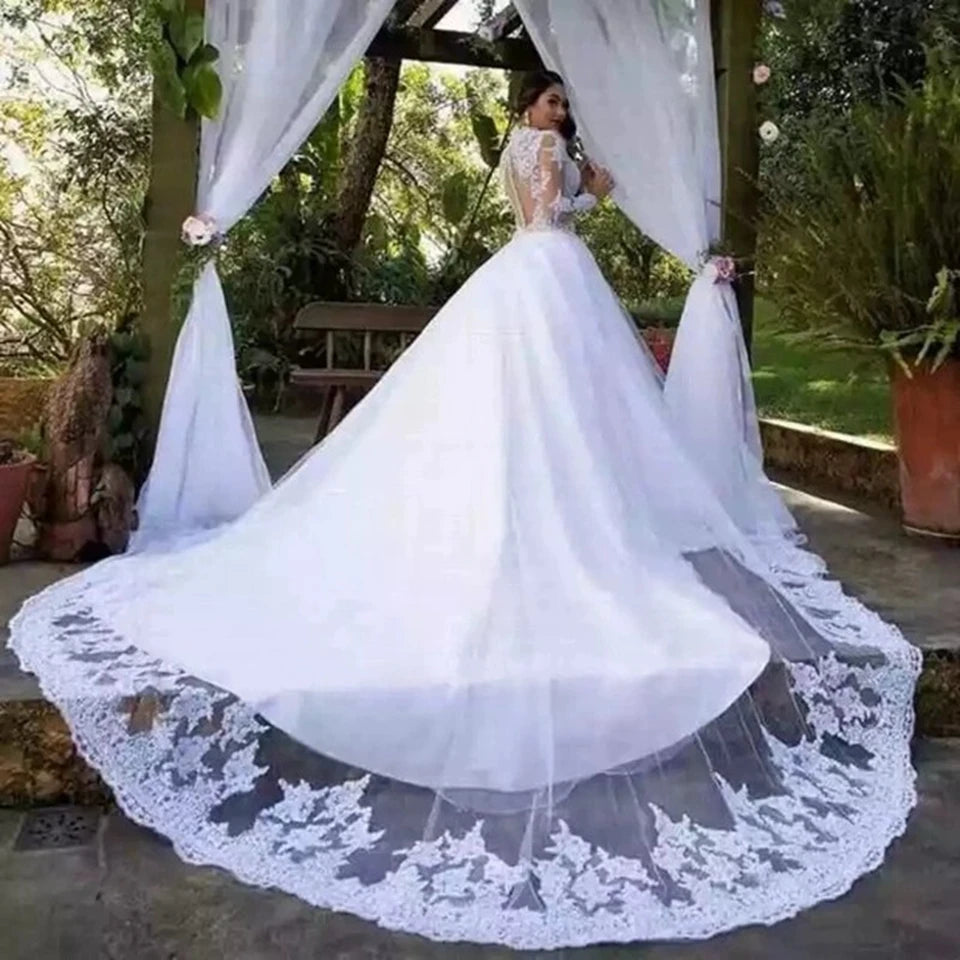White Bridesmaid Dresses: Women Long Train Wedding Dress Lace Appliques Illusion