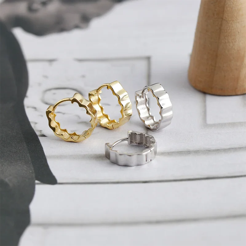 WANTME 925 Sterling Silver Minimalist Statement Waves Huggies Hoop Earrisngs for Women Fashion French Charms Jewelry Ear Buckle