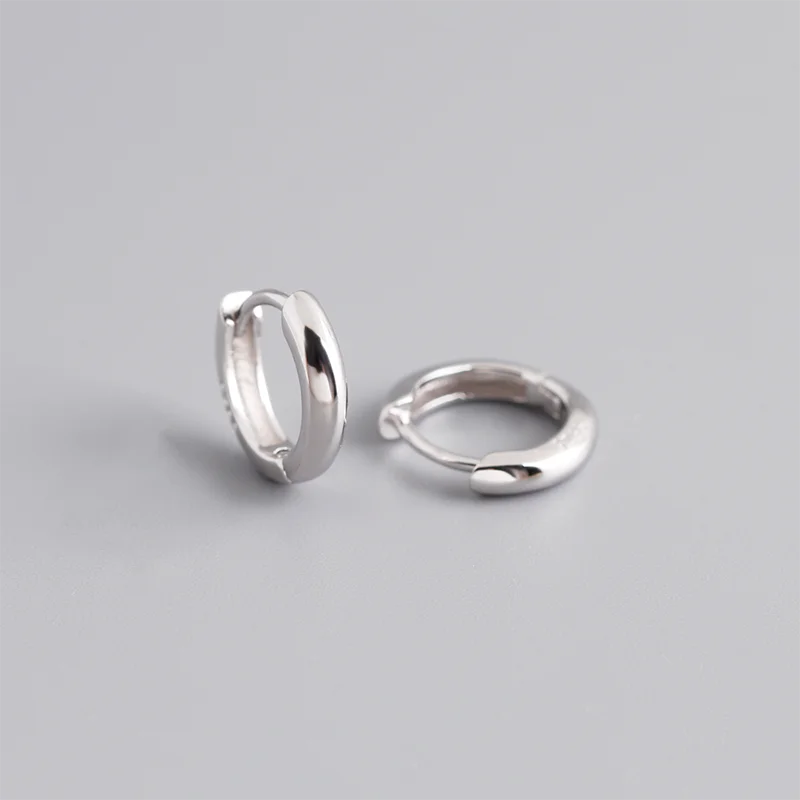 WANTME 925 Sterling Silver Minimalist Matte Gothic Unisex Huggies Ear Hoop Earrings for Women Men Piercing Ear Buckle Jewelry