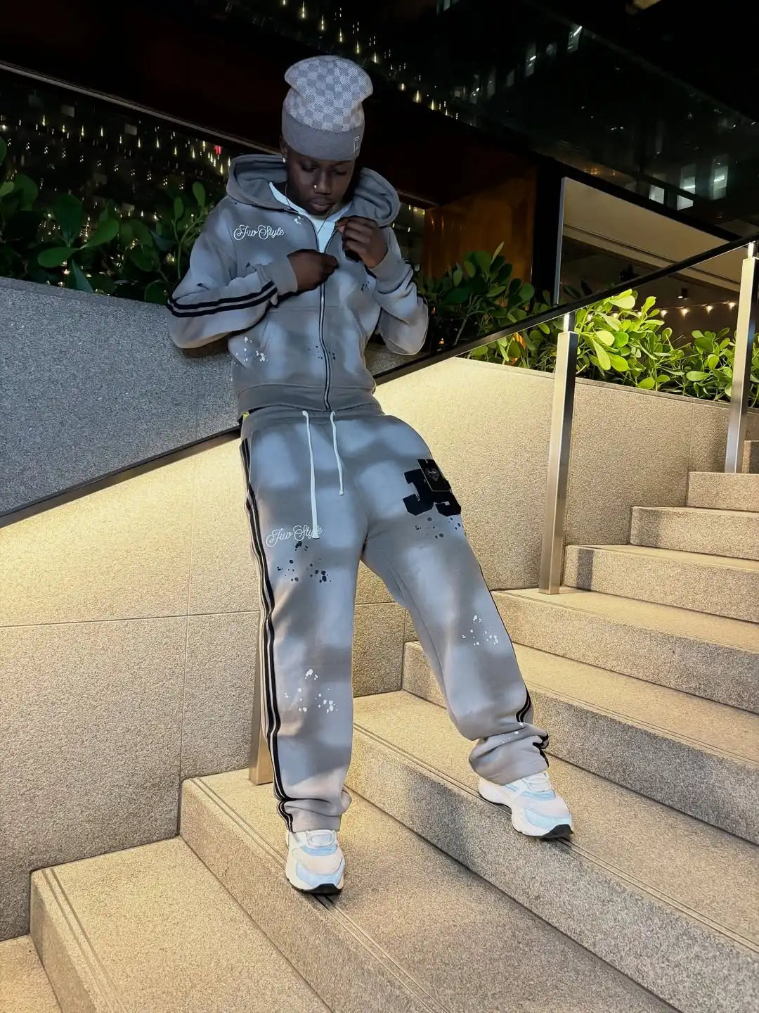 Y2K New Light Grey Classic Style Sports Set Street Hip Hop Stripe Fashion Set 2025 Men's Wear