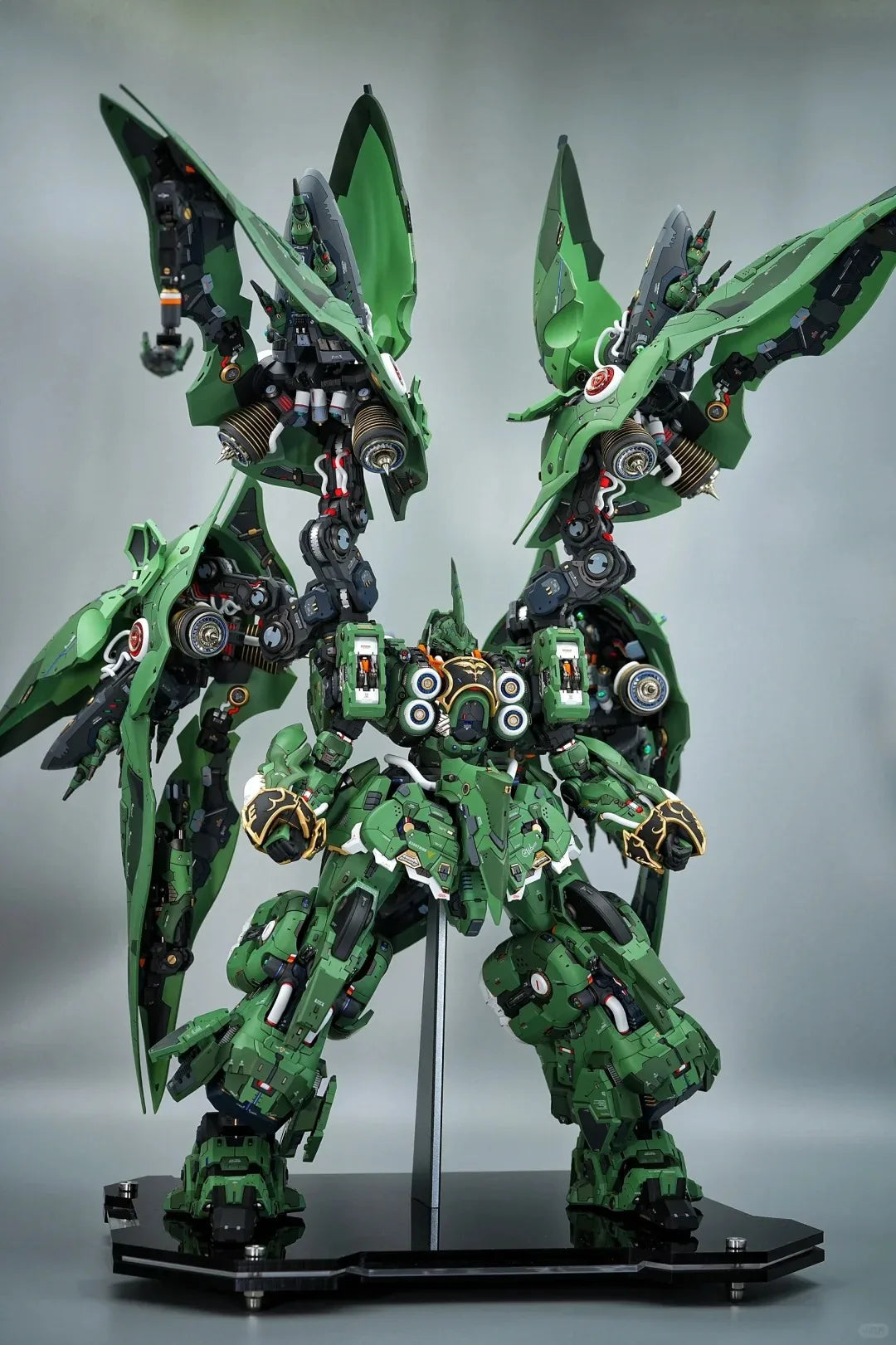 AXIS MODEL WORKS Kshatriya 1/100 Scale Assembly Model Kit with Luminous Lamp OSIRIS AERIAL DOMINATOR Action Figure Plastic Toy