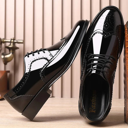 Fashion British Style Men Carved Block Dress Shoes Patent Leather Shoes Casual Business Shoes New Shiny Formal Men Lace-Up Shoes