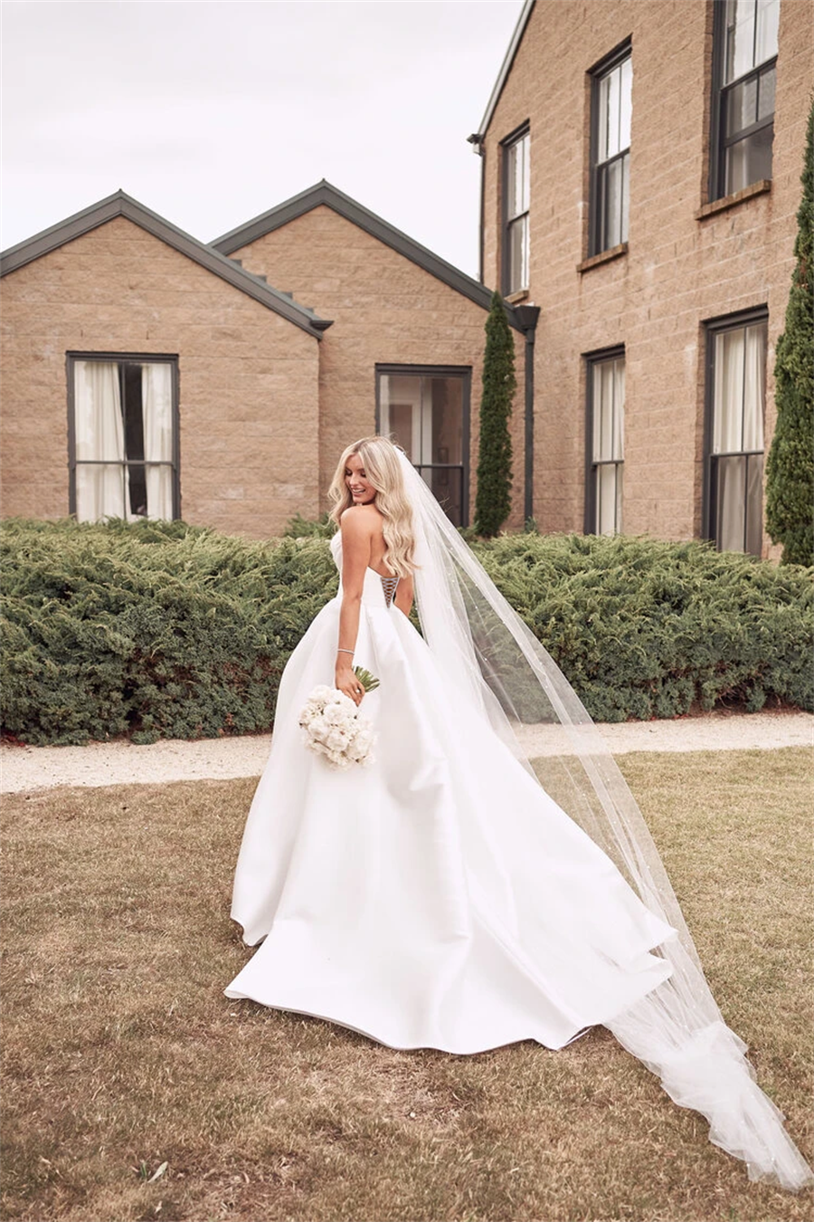 White Bridesmaid Dresses: A Line Wedding Dresses Side Slit  Appliqued Women