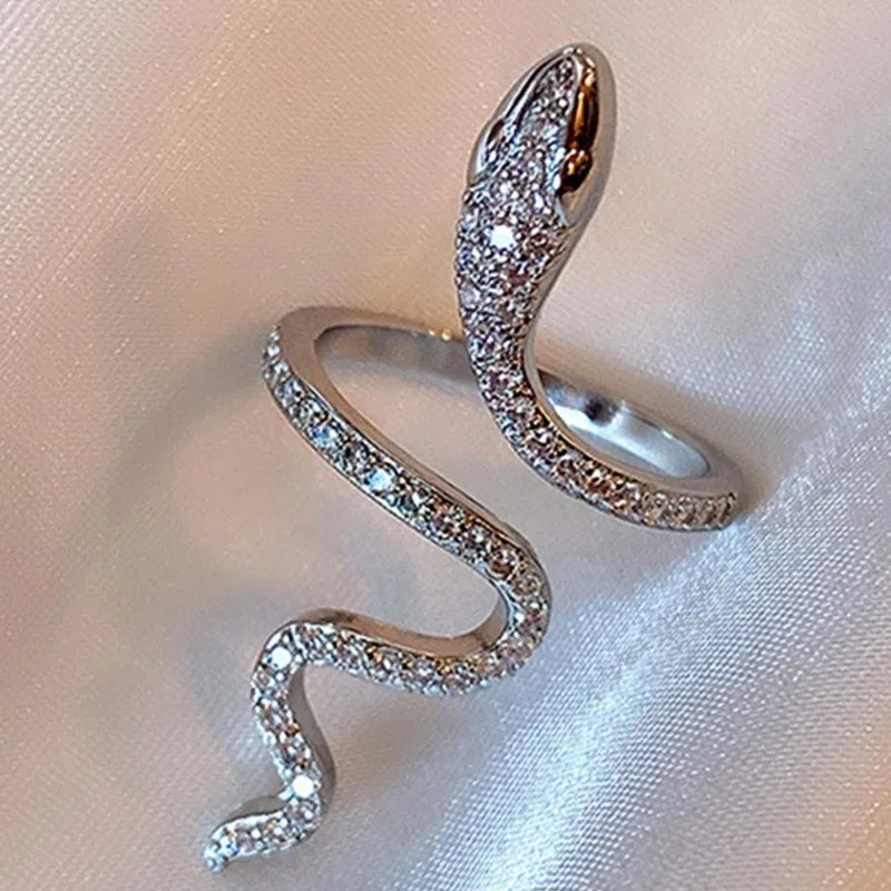 Fashionable Winding Snake with Adjustable Opening Ring, Cool and Unique Niche