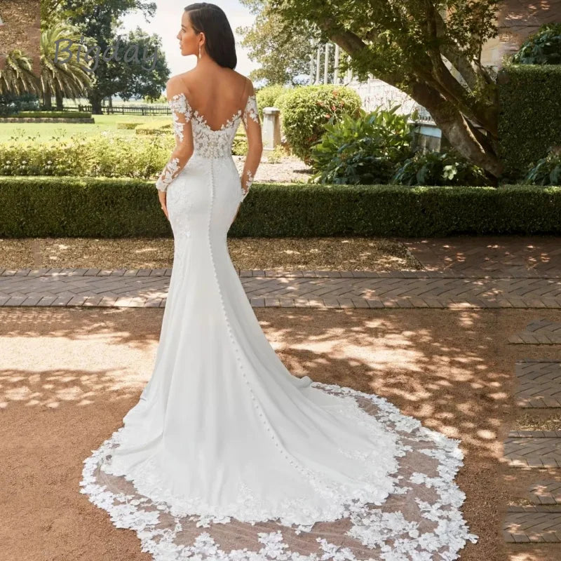 White Bridesmaid Dresses: Elegant Mermaid Wedding Dress White Long Sleeve