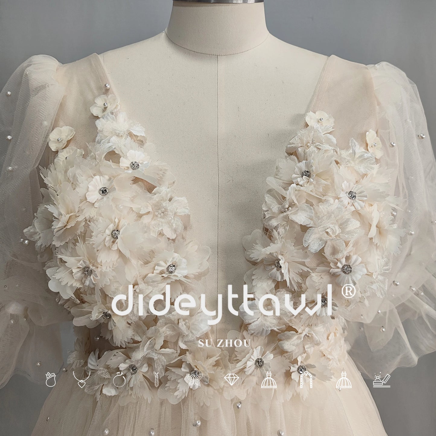 White Bridesmaid Dresses: 3D Flowers Puff Sleeves Short Wedding Dress
