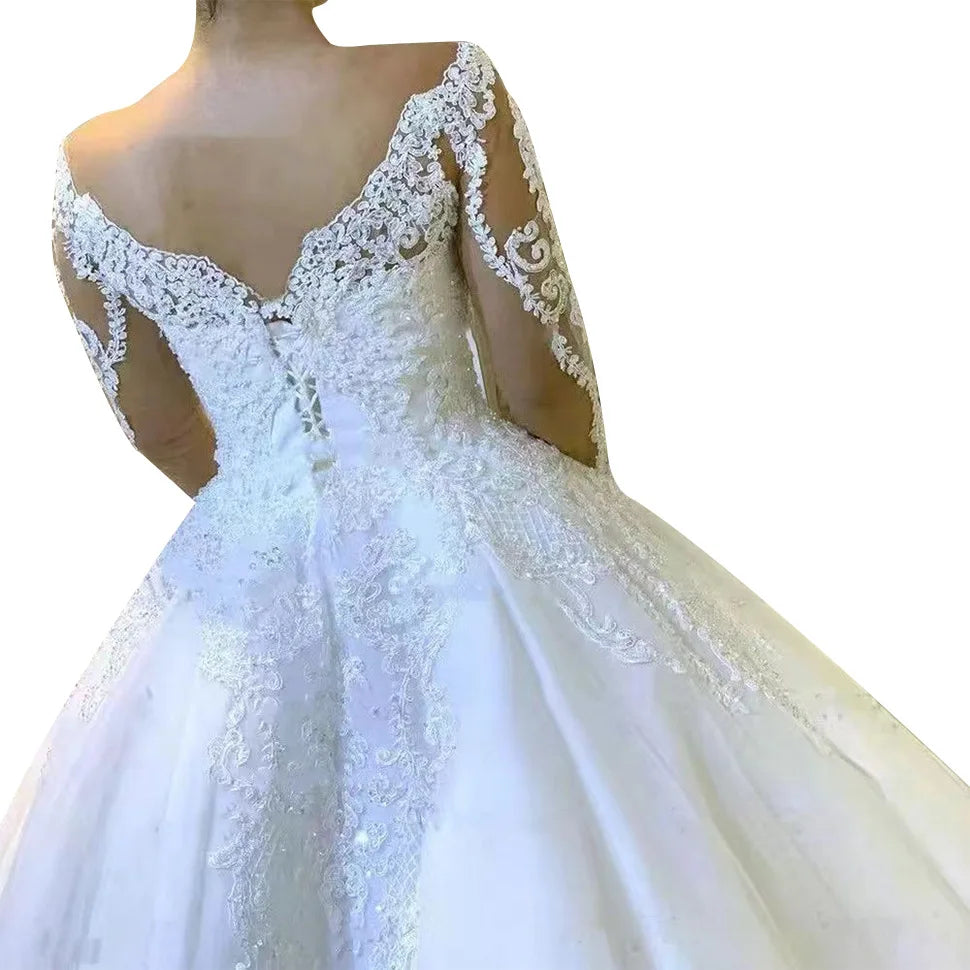 White Bridesmaid Dresses: Wedding Dress Ball Gown V Neck Appliques Full Sleeve