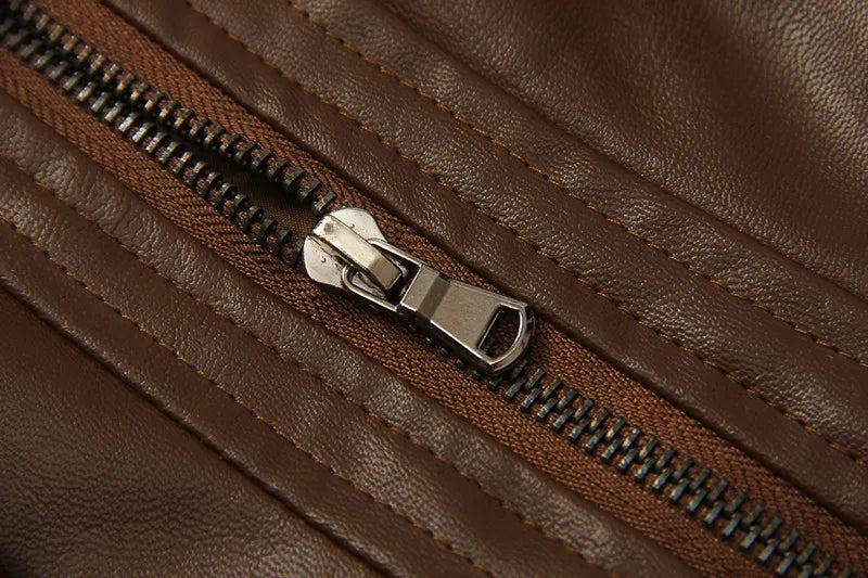 Deepening the crisis of high-end slim-fit Lyon hunting three-dimensional pocket leather